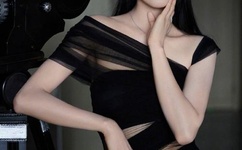 棒棒糖放屁眼里旋转的游戏